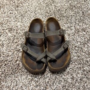 Mayari Birkenstocks